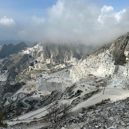La Porta Sui Monti Di Luna Carrara Kültér fotó