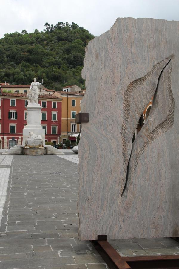 La Porta Sui Monti Di Luna Carrara Kültér fotó
