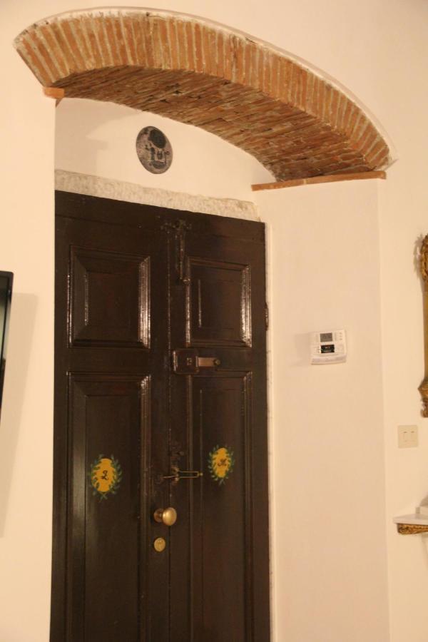 La Porta Sui Monti Di Luna Carrara Kültér fotó
