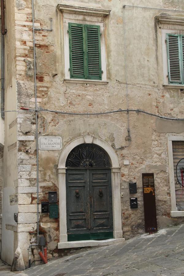 La Porta Sui Monti Di Luna Carrara Kültér fotó